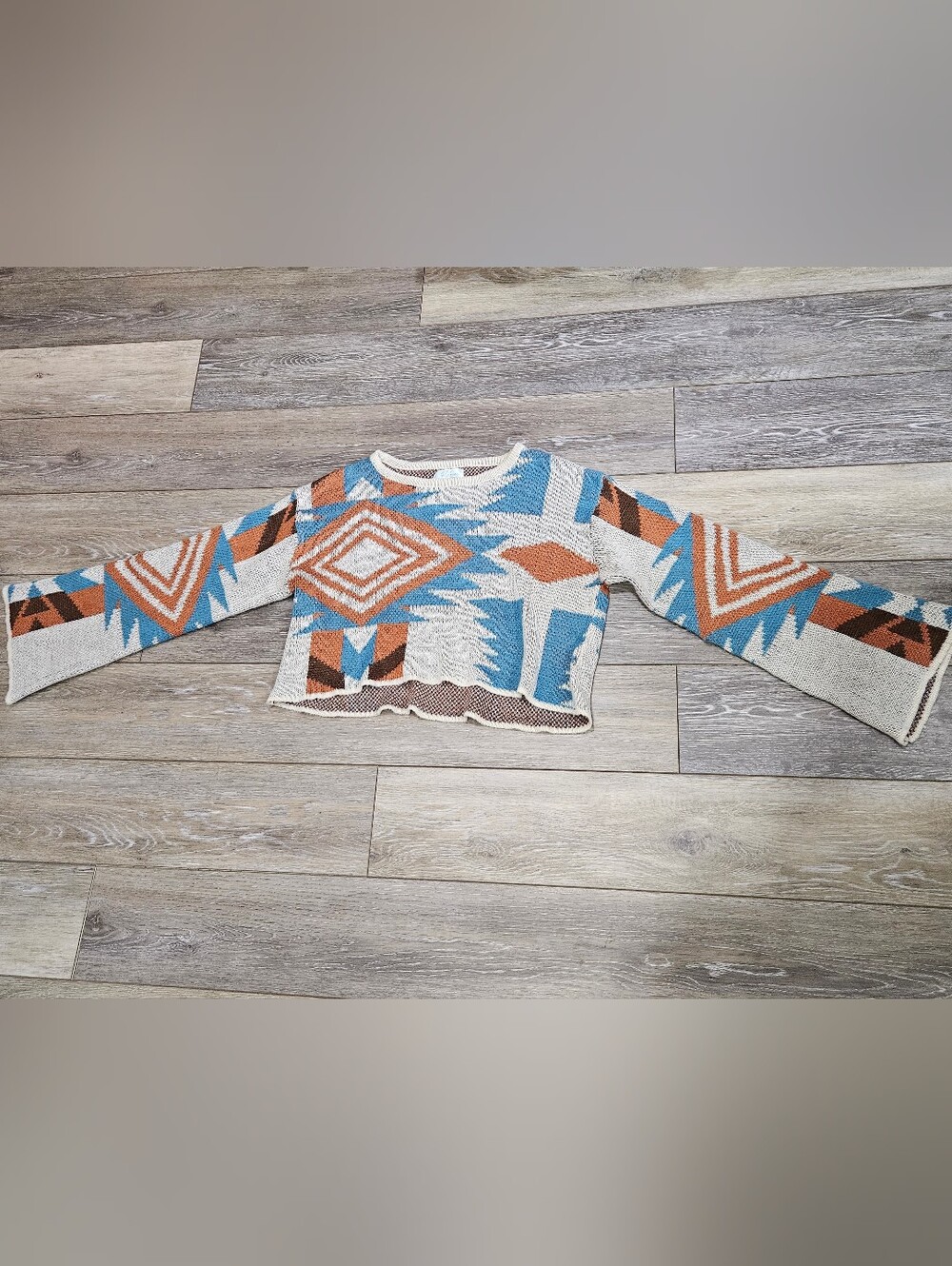 Rock & Roll Denim Women’s Cropped Aztec Pattern Bell Sleeve Sweater Size Small